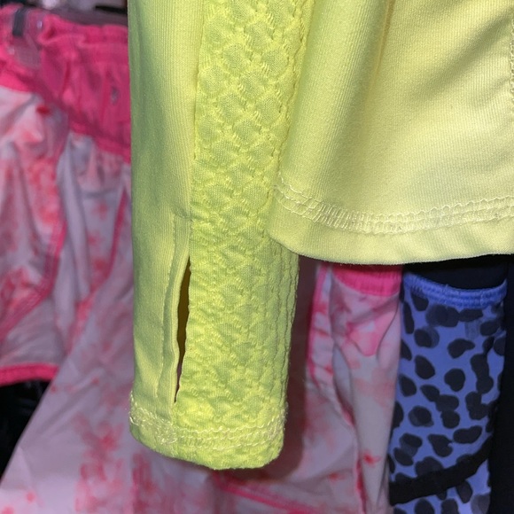 City streets Bright Yellow workout wear Lululemon style like new yoga running - Picture 4 of 7